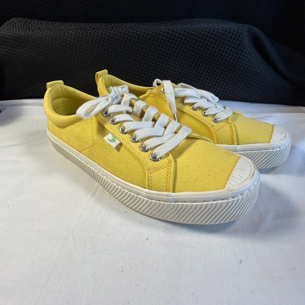 Cariuma Unisex Sneakers Low Top Lace Up Canvas Yellow W9.5 M8 - NEW